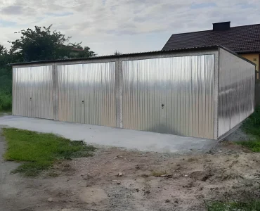 Mobilgarázs 9x5 m, háromállásos, féltetős, billenő kapu, horganyzott