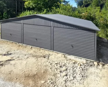 Mobilgarázs 9x5 m, háromállásos, nyeregtetős, billenő kapu, grafit