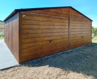 Mobilgarázs 6x5 m, kétállásos, nyeregtetős, billenő kapu, fautánzatú – Modell 4