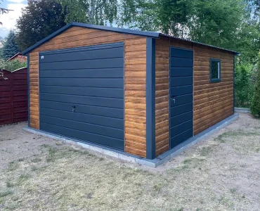 Mobilgarázs 4x5 m, nyeregtetős, billenő kapu, fautánzatú – Modell 3