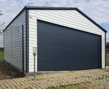 Mobilgarázs 6x5,8 m, nyeregtetős, szekcionált kapu, fehér