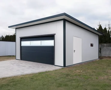 Szendvicspaneles garázs 6x6 m, fehér, szekcionált kapu grafit, üvegezés, 1x ajtó fehér, 1x ablak
