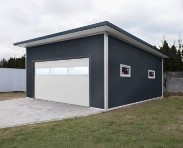 Szendvicspaneles garázs 6x6 m, grafit, szekcionált kapu fehér, üvegezés, 1x ajtó grafit, 2x ablak