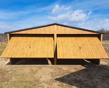 Mobilgarázs 6x5 m, kétállásos, nyeregtetős, billenő kapu, fautánzatú – Modell 2