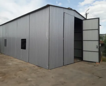 Lemezcsarnok 6x10 m, nyeregtetős, kétszárnyú kapu, alumínium