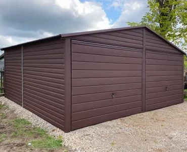 Mobilgarázs 6x5,5 m, kétállásos, nyeregtetős, billenő kapu, sötétbarna