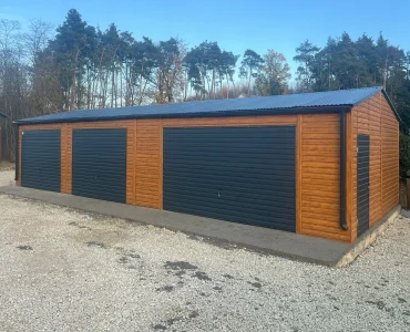 Mobilgarázs 13x6 m, háromállásos, nyeregtetős, billenő kapu, fautánzatú