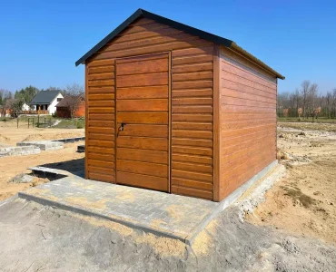 Szerszámos ház 2,5x4 m, nyeregtetős, fautánzatú