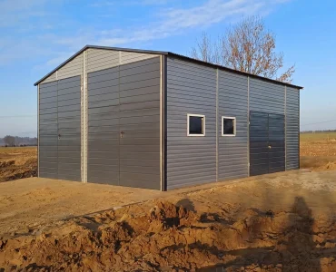 Lemezcsarnok 6x7 m, nyeregtetős, kétszárnyú kapu, alumínium