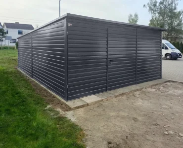 Mobilgarázs 5x5 m, féltetős, kétszárnyú kapu, fekete
