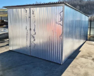 Mobilgarázs 3x5 m, féltetős, kétszárnyú kapu, horganyzott – Modell 2