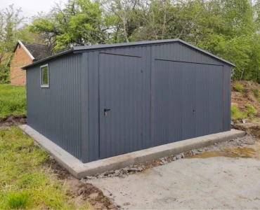 Mobilgarázs 5x5 m, nyeregtetős, billenő kapu, grafit