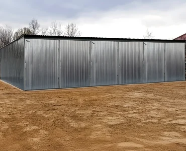Mobilgarázs 9x5 m, háromállásos, féltetős, kétszárnyú kapu, horganyzott