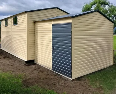 Mobilgarázs 4,5x6,5 m, tárolóhelyiséggel, nyeregtetős, kétszárnyú kapu, homok